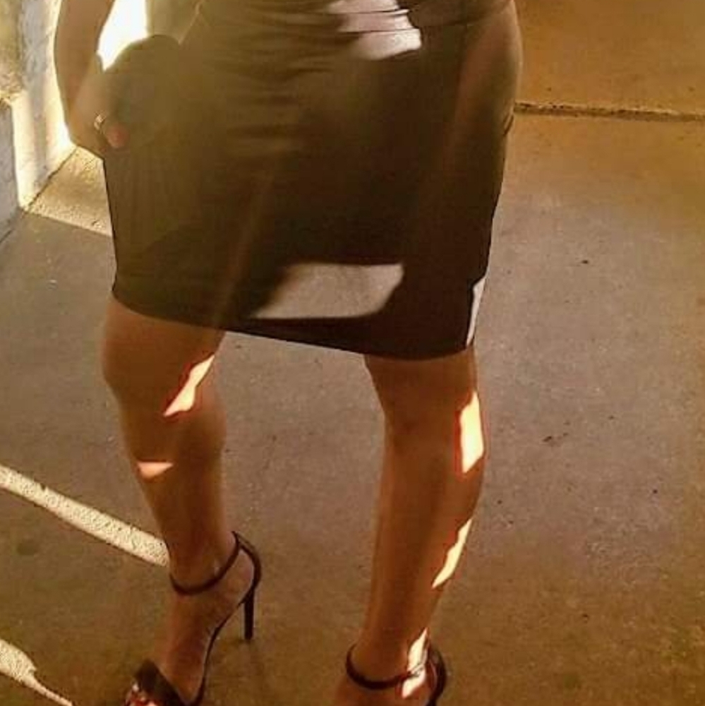 Dress - Picture 4 of 4